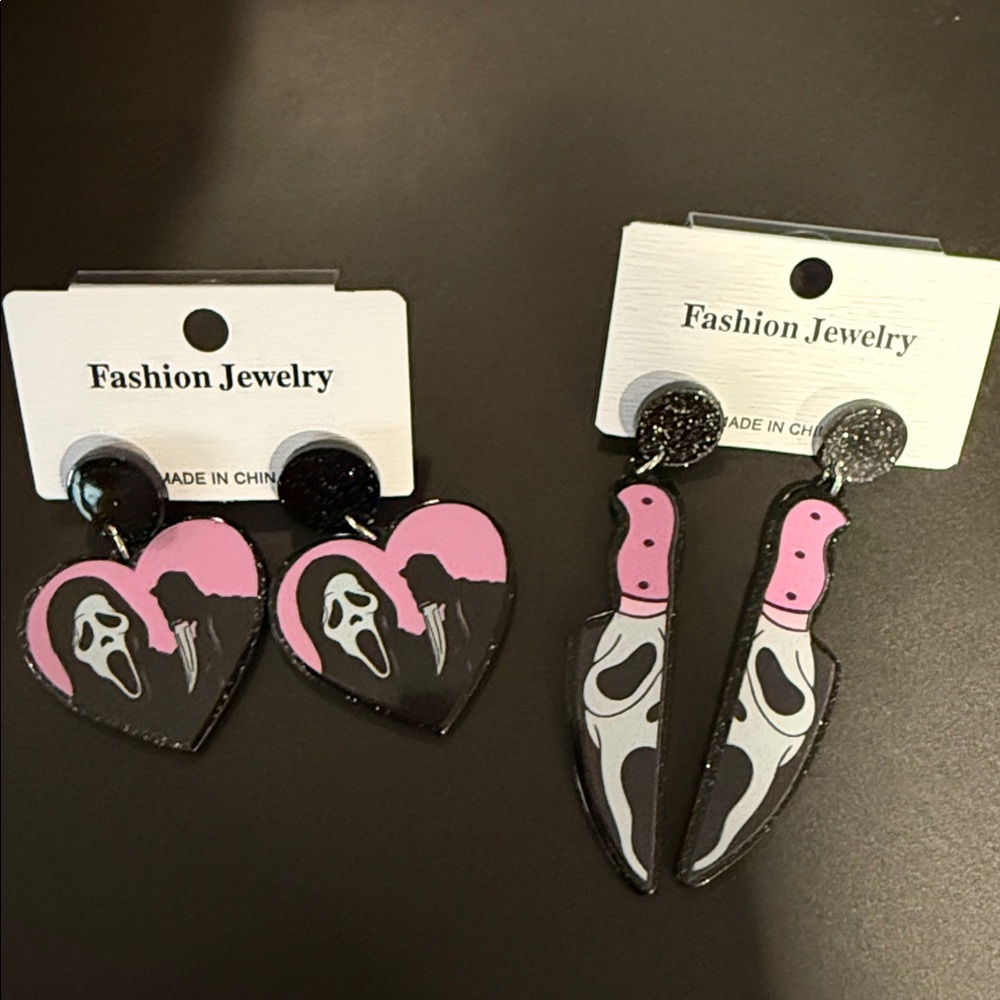 NWT Halloween Fashion Jewelry Pink and Black Scream Earrings - Picture 2 of 5